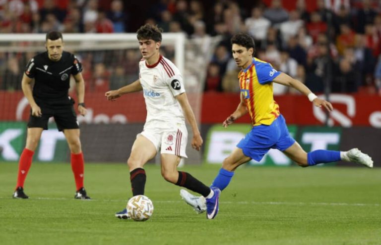 Sevilla vs Valencia CF (03:00 – 22/03) | Xem lại trận đấu