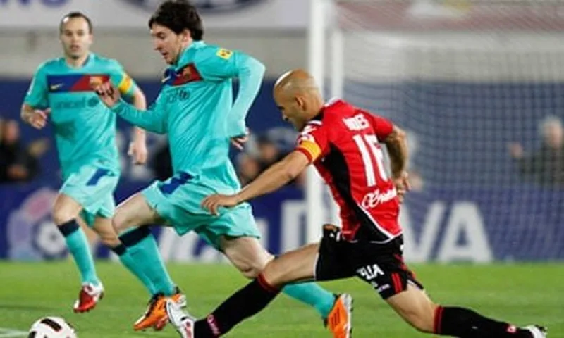 ban thang xa nhat cua messi